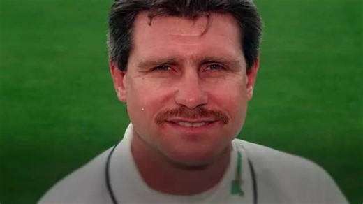 England batter Robin Smith dies aged 62