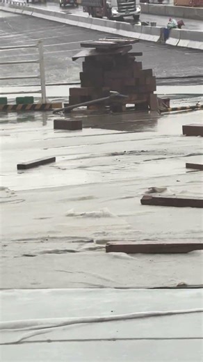 淡海輕軌二期先期工程淡海輕軌與八里輕軌分歧點（淡水捷運站經淡江大橋往八里視角）（2026年4月）🚧🔨🚋🟥