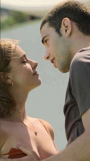 A música do verão e casal mais quente de todos | Através da Minha Janela: Olhos nos Olhos | Netflix