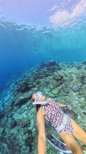 The way the fourth ring forms 🤯 🧜‍♀️: @oceangalz @isalassinaro #bubblering #magic #spin #trick #waterbending | oceangalz