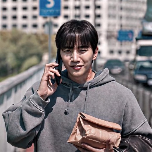 He Saved The Falling Bus 🥹❤️‍🩹 Ft.Headlights | Cash Hero Kdrama #shorts