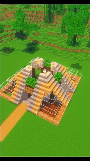 Building a Pyramid House in Minecraft!🏠#shorts #minecraft #pyramid