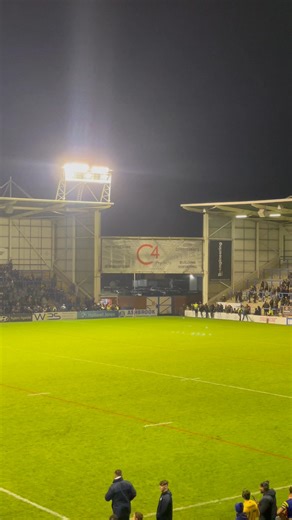 The match between Warrington Wolves and Widnes Vikings is paused as things get heated in the stands between the rival fans! | All Out Rugby League