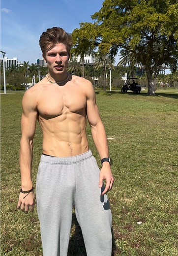 Mastering Handstands: Tips for Perfect Balance