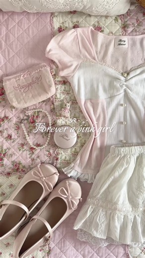 Embrace Your Forever Girly Aesthetic