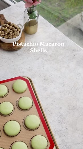 Delicious Pistachio Macaron Recipe with Pistachio Ganache