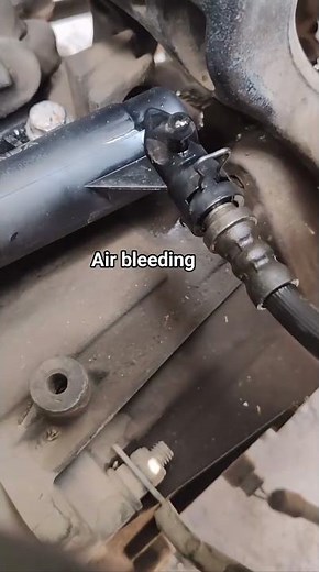 Clutch Pedal Soft? Clutch Air Bleeding Step by Step #clutch #shorts #diy #diycrafts #mechanic