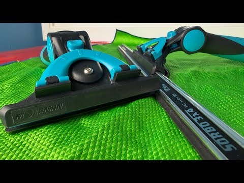 Close up look at the NEW Moerman Excelerator 2.0 Wide body squeegee handle | Window Cleaning tools