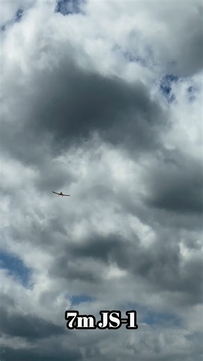 Len Buffinton super Czmelak towing the 7m Paritech JS-1 from Steve Pasierb during 2025 spring Sky high Aerotow | Stephane Ruelle