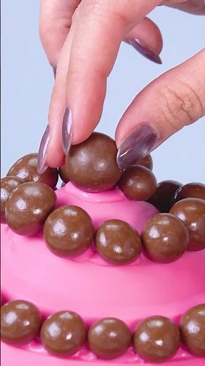 Candy Filled Cupcake Surprise! 🍬🎉 – Sweet and Fun, Bursting with Colorful Goodies! #shorts