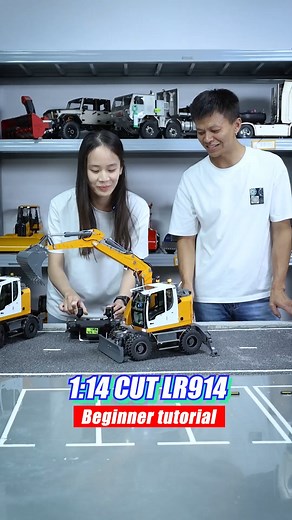 8.6K views · 88 reactions | If you're new to remote-controlled excavators, Toucanhobby is here to show you how to operate this 1/14 scale 8CH wheeled 914 excavator!#toucanhobby #scalemodel #rchobby #model #RCAddicts #rc #toucan #excavator #machine #rcmodel #hydraulic | Toucanhobby | Facebook