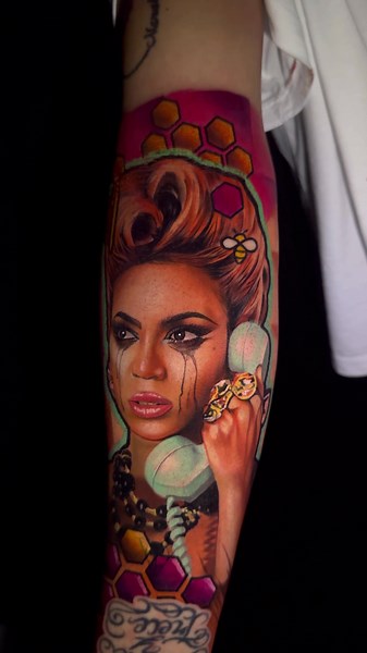 EN MI PIEL PARA SIEMPRE 🖤🐝 @Beyoncé #tattoo #tattooartist #tatuaje #beyonce #idol #whydontyouloveme #viralvideo #beyoncechallenge #tattooideas #tattovideo @beyoncé vídeos @BEYONCÉ 🐝Fan page @Beyoncé On Beat @Beyoncé Access 🇧🇷