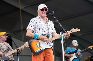 Jimmy Buffett shares health update following hospitalization