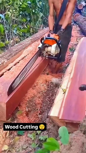 590K views · 2.2K reactions | ¡Haciendo tablas a pulso como un pro!  Increíble precisión. #Carpintería #TrabajoDuro #Habilidad #Increíble | COCO LEMUS | Facebook