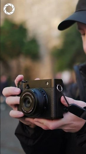 Fujifilm GFX 100 RF vs Nikon Z5 II – Which Camera Wins in 2025?