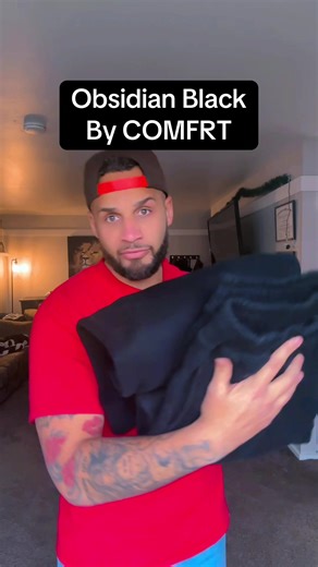 COMFRT runs the oversized sweat suit game! Grab yours! #sweatsuit #jumpsuit #obsidian #oversized #comfrt