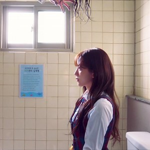 I saw a ghost in the bathroom.#movie #filmcommentary #foryou #usa #fypTikTokHalloweenContest
