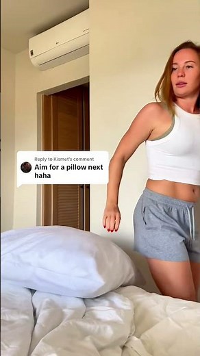 Girl Farting On Pillow (TikTok)