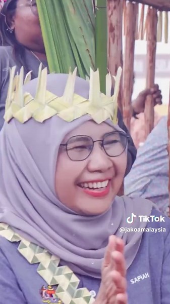 📣 𝑷𝒐𝒅𝒄𝒂𝒔𝒕 𝑺𝒆𝒎𝒃𝒂𝒏𝒈 𝑶𝒓𝒂𝒏𝒈 𝑲𝒊𝒕𝒂 - 𝑺𝒊𝒓𝒊 8 𝒌𝒊𝒏𝒊 𝒅𝒊 𝒀𝒐𝒖𝒕𝒖𝒃𝒆 𝑱𝑨𝑲𝑶𝑨 𝑴𝑨𝑳𝑨𝒀𝑺𝑰𝑨 📣 Saksikan pelbagai kupasan yang menarik, istimewa untuk anda! 🥳 🏫 Pusat Latihan JAKOA Paya Bungor, gedung warisan ilmu untuk anak Orang Asli🧵 🤝 Program 𝘩𝘪𝘨𝘩𝘭𝘪𝘨𝘩𝘵 JAKOA bulan ini ✅ 🏕️ 𝘗𝘰𝘳𝘵 𝘩𝘦𝘢𝘭𝘪𝘯𝘨 di Chalet Kampung Bersah, Kuala Mu 🎒 🛖Kenali Warisan Balai Adat Semelai 😊 🤩 Itam Jelmol, Penyanyi Legenda bersuara emas 🎤 📍Pautan: https://youtu.be/