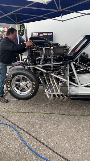 24K views · 171 reactions | WHY CAUSES BLOWER SURGE?? #dragracing #v8 #musclecars #horsepower #blower #supercharger #nitromethane #topfuel #funnycar | Internal Combustion | Facebook