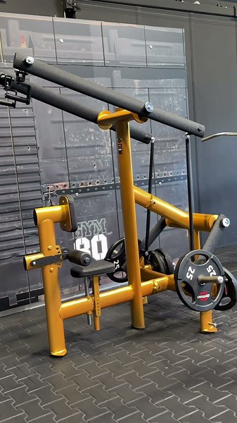 More range. More control. More power. 🦾🔥 The new #gym80 High Row with movables handles