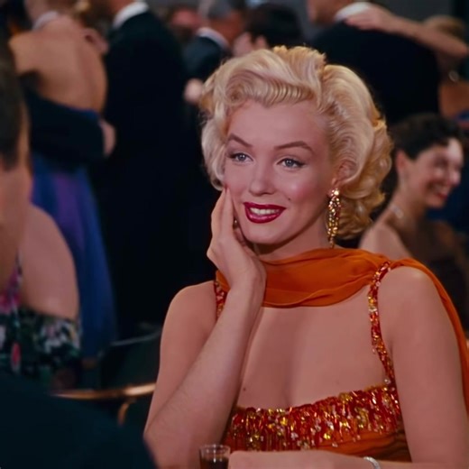 Marilyn Monroe and Jane Russel in Gentleman Prefer Blondes || #marilynmonroe #fördigpage #fyp #foryou #marilynmonroeedit #fördig #edit #marilynmonroeprop #viral