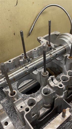 Lineboring of type 1 and type 4 engine case. #vwbelgium #vwnorge #aircooledvw #classicporsche #vanlife #wbx #vwsverige #aircooled #luftgekühlt #gbotdk | GetBackOnTrack