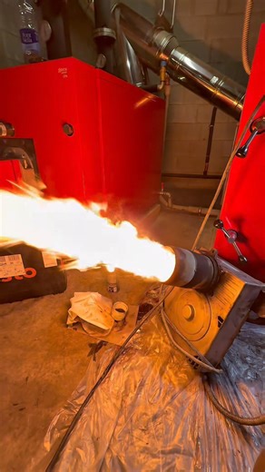 Y tu? Habías visto nunca el mantenimiento de una caldera ? 🔥