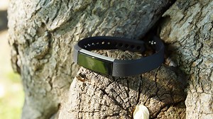 Fitbit Alta review - convenient smart bracelet, suitable for everyone