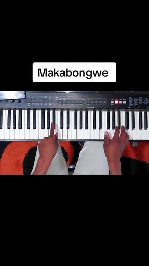 The easy way to play Keyboard 🎹|| || Makabongwe by Ntokozo Mbambo|| #howto #easy_piano #Piano_lessons