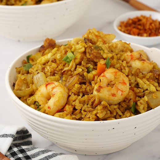 316K views · 1.8K reactions | Easy and flavourful Singapore Fried Rice. Recipe ▶ https://khinskitchen.com/singapore-fried-rice/ | Khin's Kitchen | Facebook