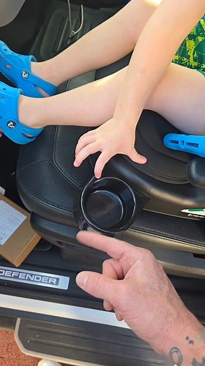 603K views · 801 reactions | I never knew a 3yr old can sit in the front with a booster seat. Tell you what you learn somthing new everyday #fyp #dadandson #viral #saftyfirst | Right Guys Reviews | Facebook