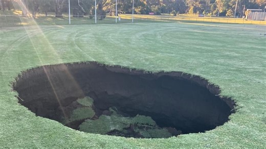 Here's how sinkholes can form underground long before anyone realises