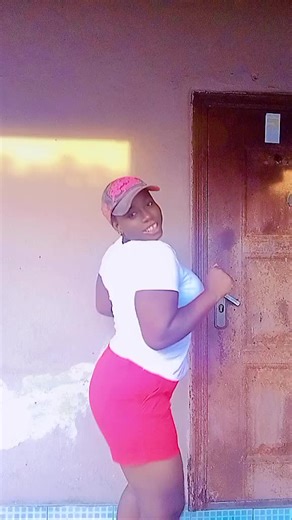 girl from Nimba (@girl.from.nimba)’s videos with origineel geluid - Nimbaprincess
