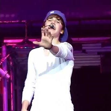 Justin Bieber One Less Lonely Girl 2010 Performance