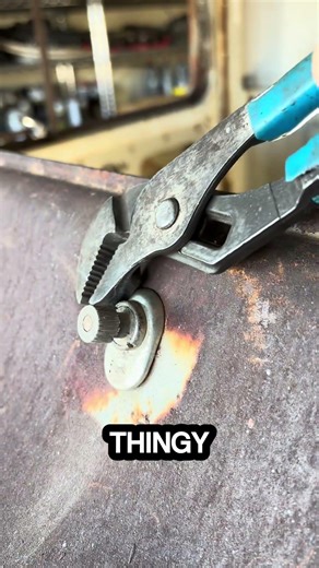 How to remove Windshield wipers on 1949 Jeep Willy’s Overland #howto #mechanic #jeep #wiperblades