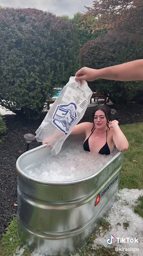 how long could you stay in for? #icebath #icebathchallenge #icechallenge