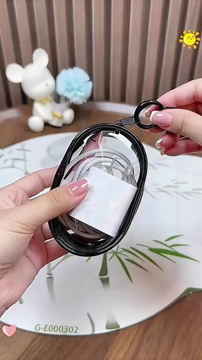 Stylish and convenient hook data cable storage box protective cover can store headphone chargers