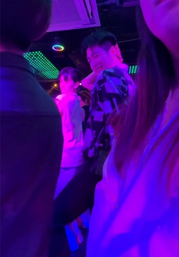 Dancing at Bangkok club#dance | midi skirts aoa dance