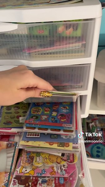 Japanese Stationery: My Kawaii Sticker Collection