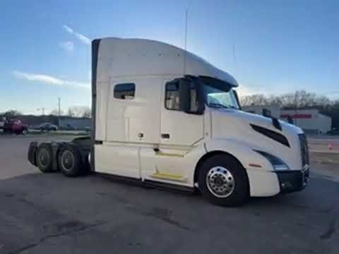 2022 VOLVO VNL64T740 For Sale