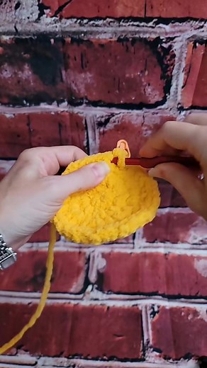 Crochet Tutorial: How to HDC2TOG Stitch