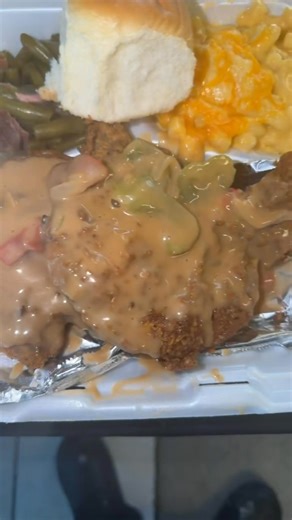 🍽️ Today’s Plate Special 🍽️ Fried Pork w/ Gravy 🤎 ✨ Green Beans 🧀 Creamy Mac & Cheese 🥖 Fresh Roll All for $12.99 😋 Comfort food done right—hot, hearty, and full of flavor! ✨ Craving something different? ✨ Treat yourself to bold, delicious flavors from O’Taste & See Catering! 👉🏽 Visit otastecaterer.com to explore our full menu of mouthwatering options. 🚗 Delivery available via DoorDash & Uber Eats 💳 Now accepting Afterpay — eat now, pay later! 🍰 Sweet Tooth Alert! Indulge in our signa