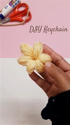 DIY flower keychain 🌸 #diy #thediygirl #viralvideo #trending #ytshorts #keychain #shorts #handmade