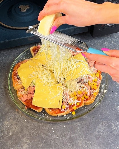 85K views · 396 reactions | Irresistible Italian bread pizza recipe!  | MetDaan Cakes | Facebook