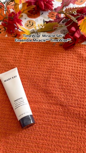 Fall Faves Friday = Fall Glow Goals 🍂 Cooler temperatures call for boosted hydration – and the TimeWise® Miracle Set® delivers! From day one, it strengthens your skin barrier and locks in moisture for a radiant, healthy-looking glow. ✨ // Vendredi des coups de cœur de l’automne = Objectifs beauté de l’automne 🍂 Les températures plus fraîches nécessitent une hydratation accrue – et l’Ensemble Miracle🅫 TimeWise🅫 a ce qu’il faut! Dès le premier jour, il renforce la barrière cutanée et retient l
