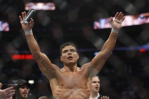 Video: Paulo Costa gets into scuffle with a couple of fans at UFC 294