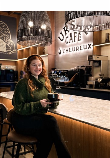 Je vous amène avec moi dans un vlog pour choisir ma nouvelle machine à café chez @L’Heureux Honnêtement, c'est LA place à Québec si vous cherchez une machine de qualité et des conseils adaptés à vos besoins. Ce que j'ai aimé : Un service d'experts qui prend le temps de vous guider (selon votre budget, vos goûts, votre niveau) Un service après vente incroyable (et ça, c'est rare) Ils peuvent même réparer votre machine sur place, directement en magasin Bref, si vous voulez une machine qui va durer