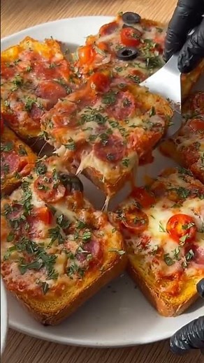 Pizza Toast Recipe 🍕🧀 | Crispy Cheesy Bread Snack in Minutes | Easy Homemade Pizza
