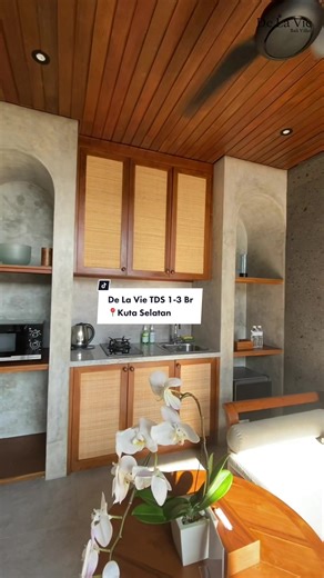 the most cozy private villa in south Kuta🤩 we have 1-3 bedroom book your room now! feel free to check out our page for more villas. For inquiries, kindly message us on whatsapp 6281338531785 6282236660618 or @delaviebalivillas #aesthetic #balivilla #villabali #baliholiday #staycation #staycationbali #fyp #foryou